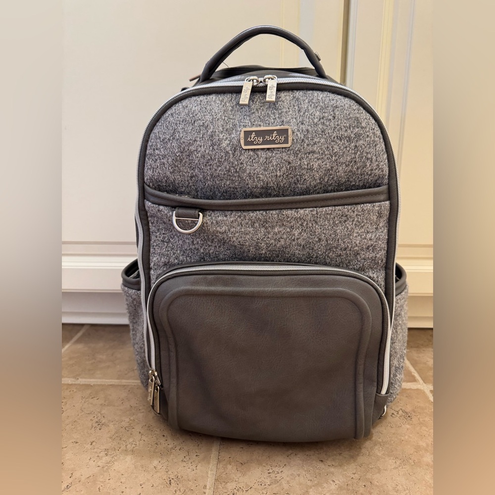 Grayson Boss Bag Backpack in Gray